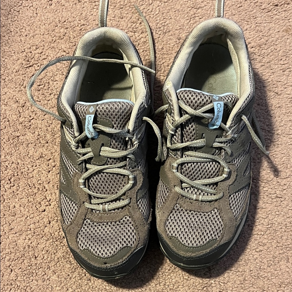 Columbia Tan with greenish hue  Women's Techlite Waterproof Hiking Sneaker